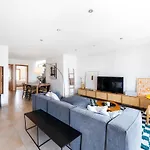 Boutique W Sea View And Private Rooftop Terace Apartment *