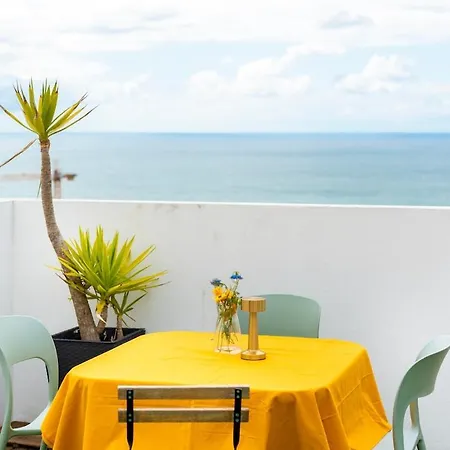 Boutique W Sea View And Private Rooftop Terace شقة *