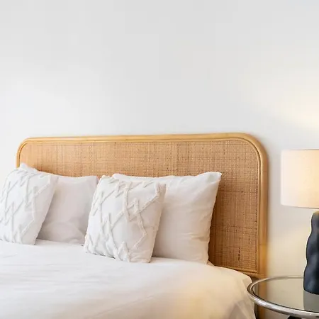 Boutique W Sea View And Private Rooftop Terace شقة