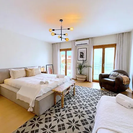 Апартаменты Boutique W Sea View And Private Rooftop Terace Назаре