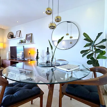 Boutique W Sea View And Private Rooftop Terace شقة