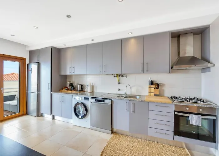 Boutique W Sea View And Private Rooftop Terace נאזרה